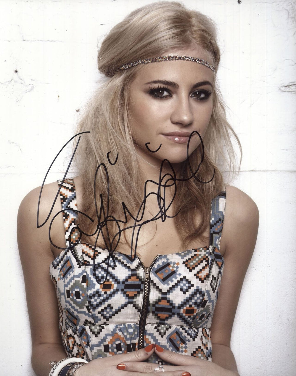 Pixie Lott Autographed Photograph UK photograph SIGNED PHOTO