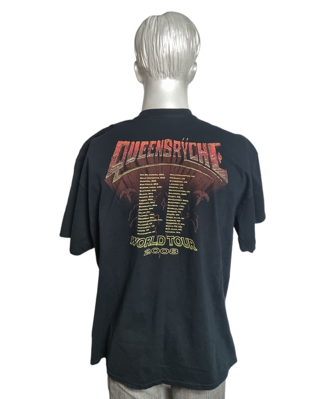 Queensryche World Tour UK t-shirt QRYTSWO789290